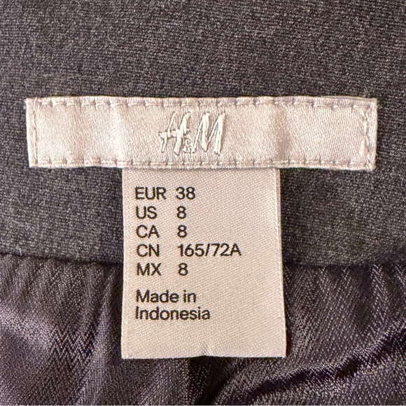 ⭐️ H&M Charcoal Grey Fitted Lined Pencil Skirt - Waist 15 - Picture 3 of 3